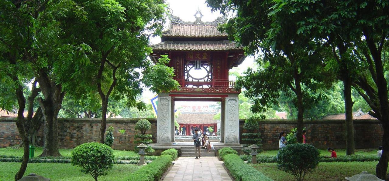 Hanoi Holiday Hotel Bagian luar foto