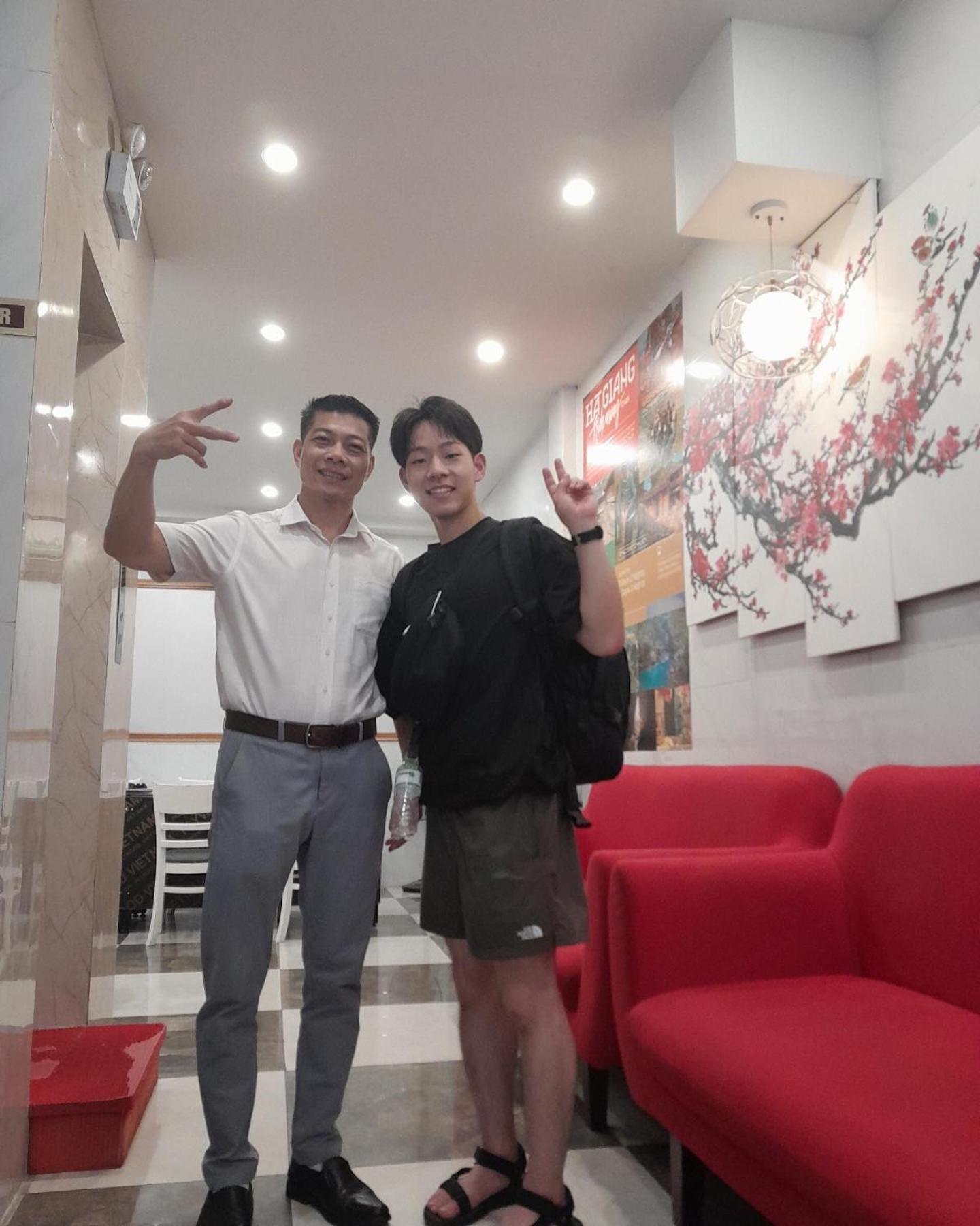 Hanoi Holiday Hotel Bagian luar foto